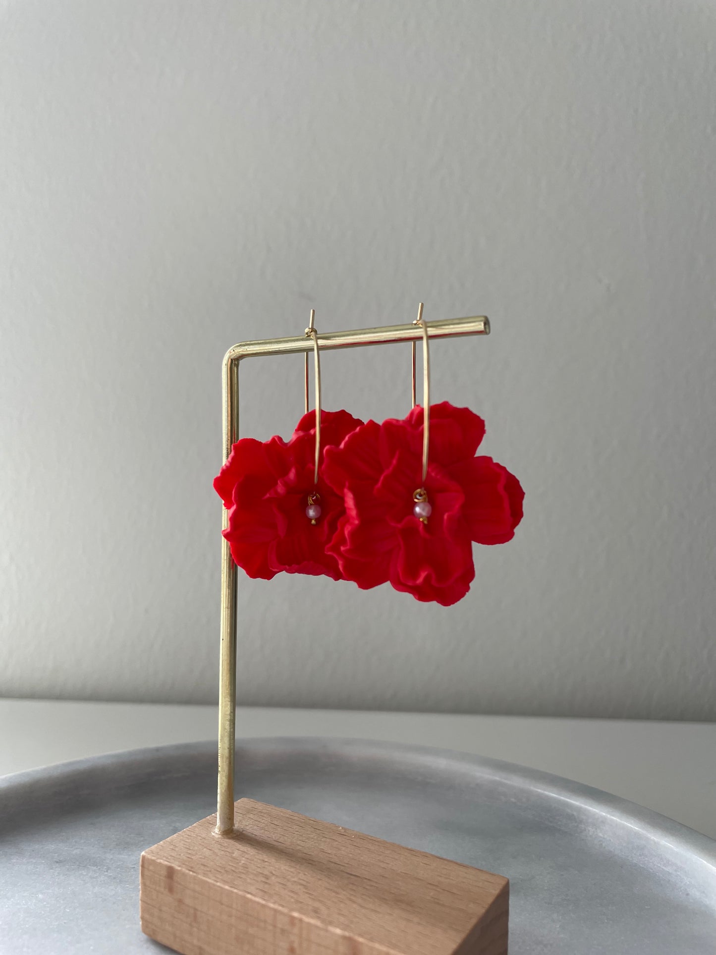 Tuulia (saatavilla useita värejä)