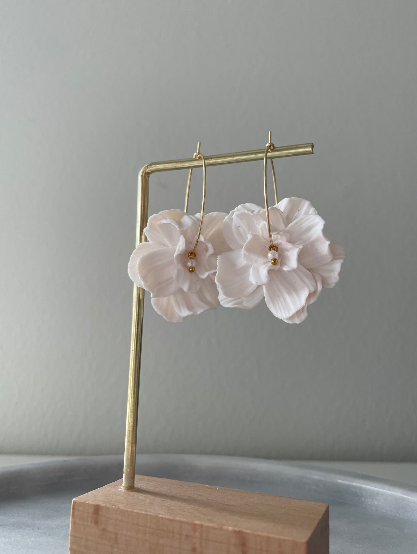 Tuulia (saatavilla useita värejä)