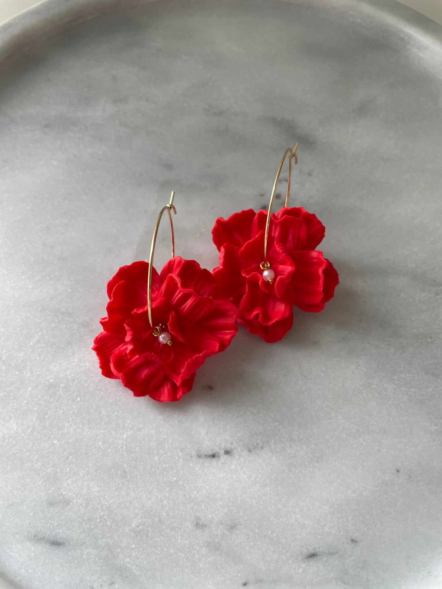 Tuulia (saatavilla useita värejä)