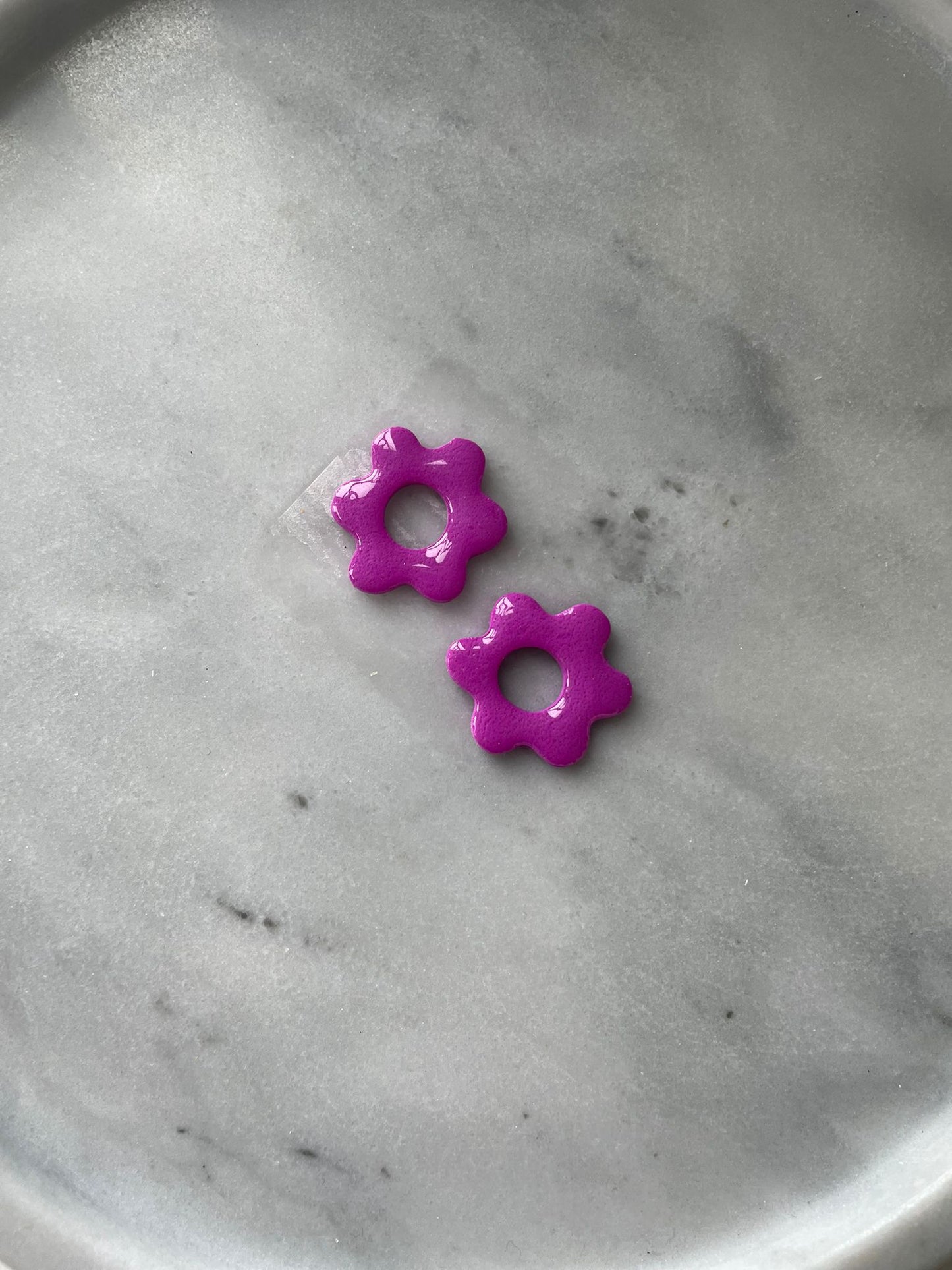 Kukat renkaissa- vaihtopari