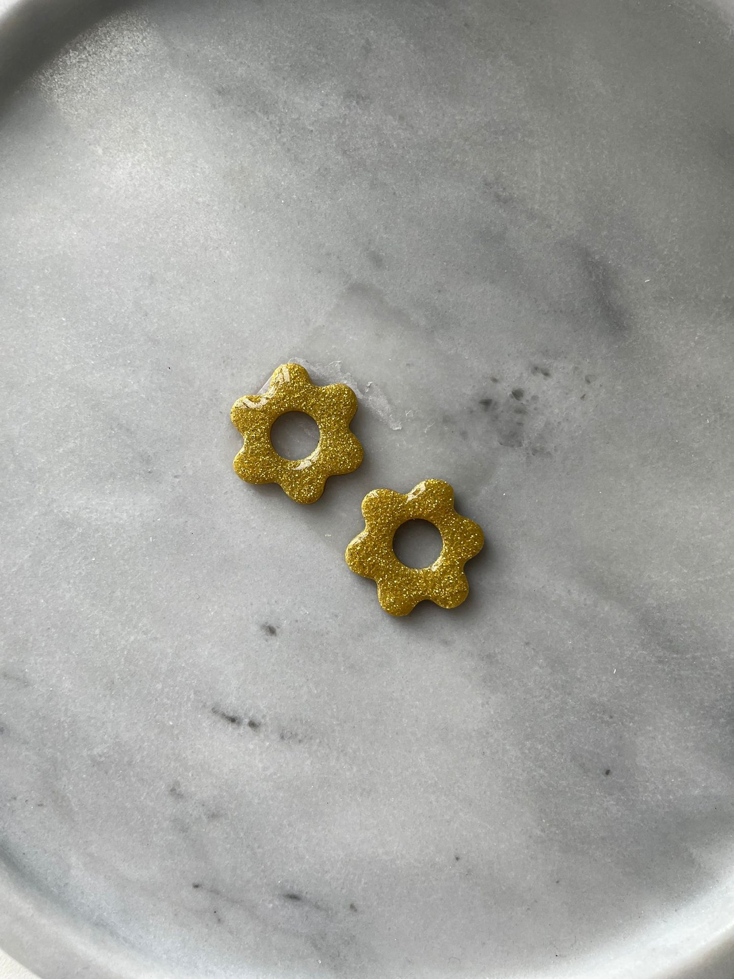 Kukat renkaissa- vaihtopari