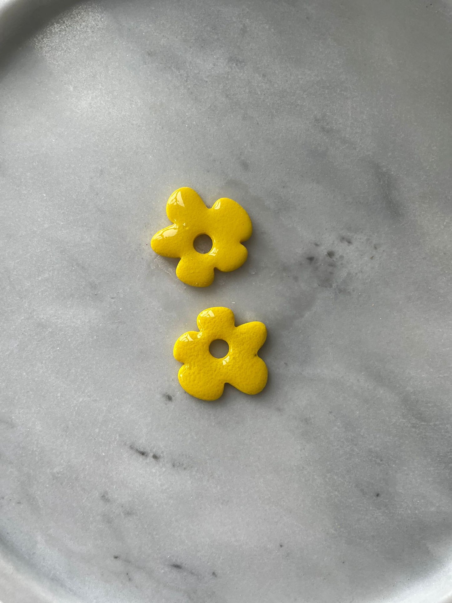 Kukat renkaissa- vaihtopari