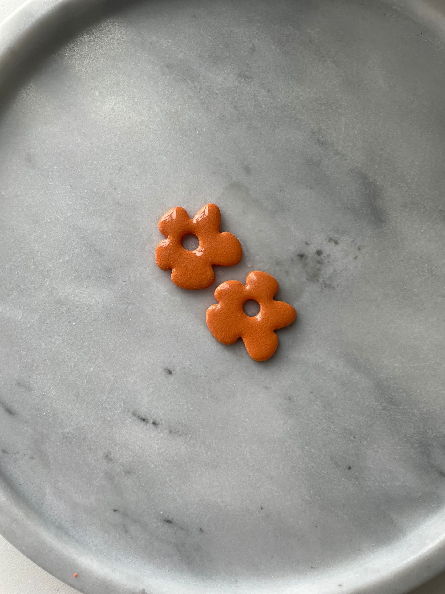 Kukat renkaissa- vaihtopari