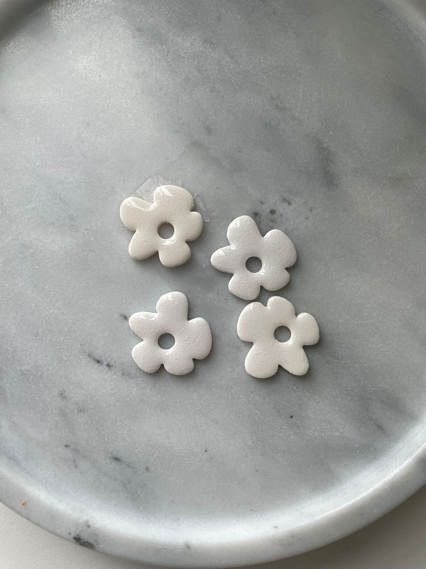 Kukat renkaissa- vaihtopari